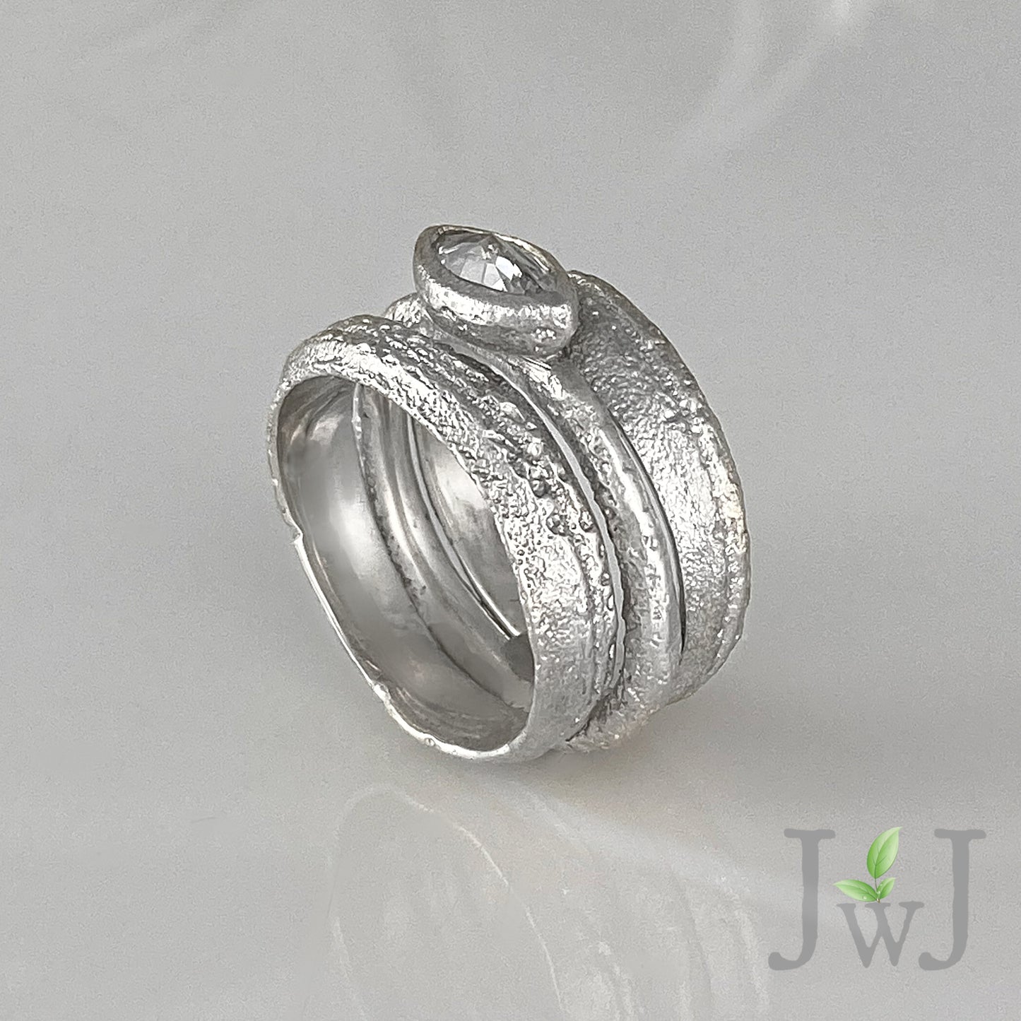 Actaea Stacking Wedding Ring Set side