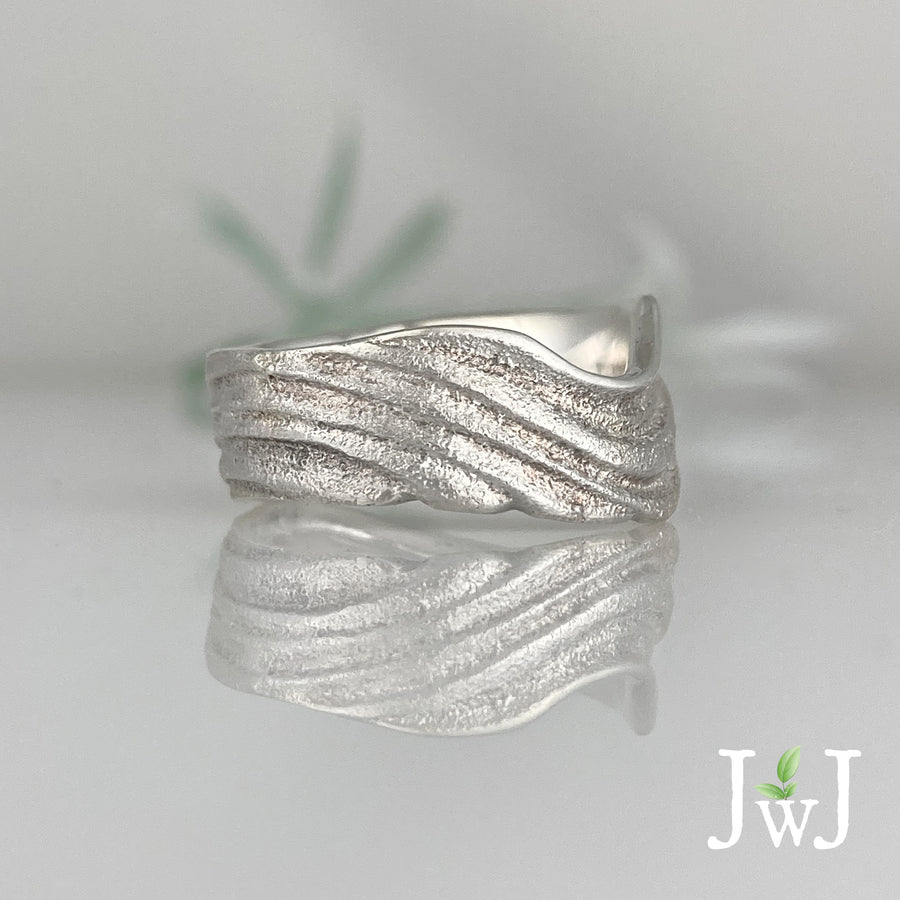 Ancient Sands Rippling Cradled In The Waves Ring - 14kt gold