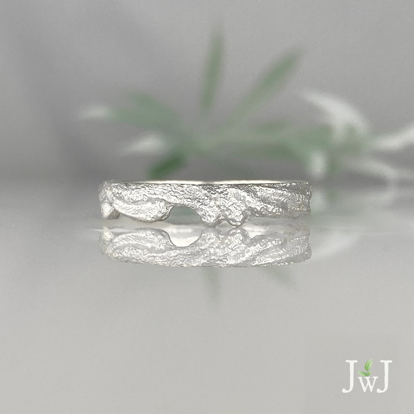Ephyra Wedding Ring