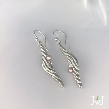 Small Ripple Earring with pink pearl