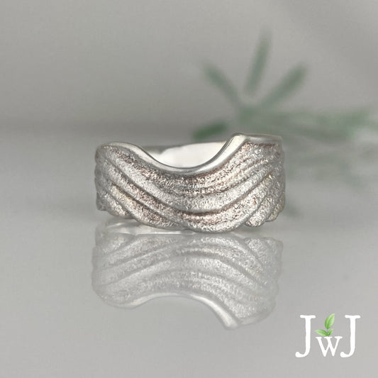 Ancient Sands Rippling Cradled In The Waves Ring - 14kt gold