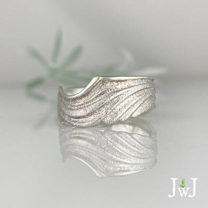 Ancient Sands Rippling Cradled In The Waves Ring - 14kt gold
