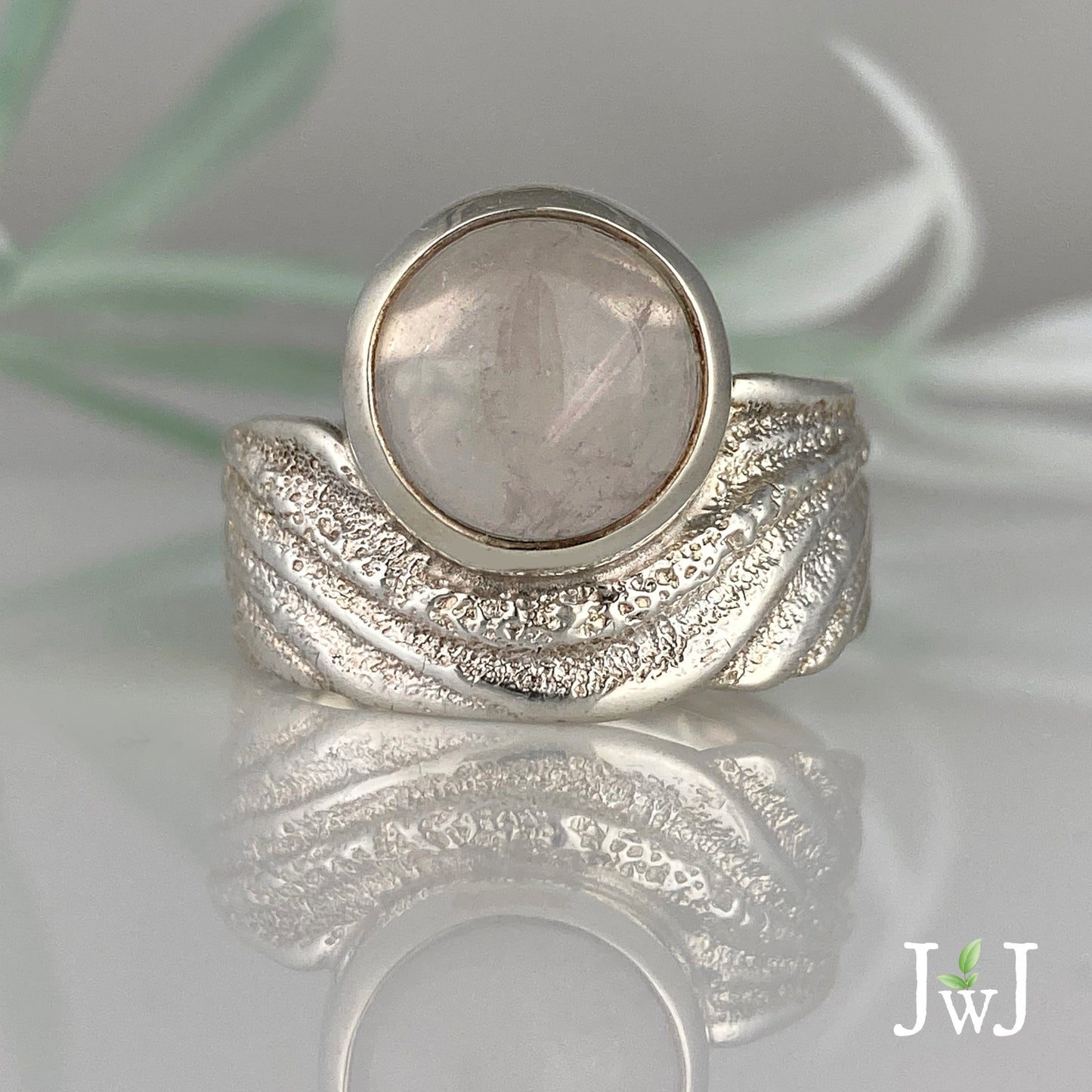 Rose Quartz Ripple Ring