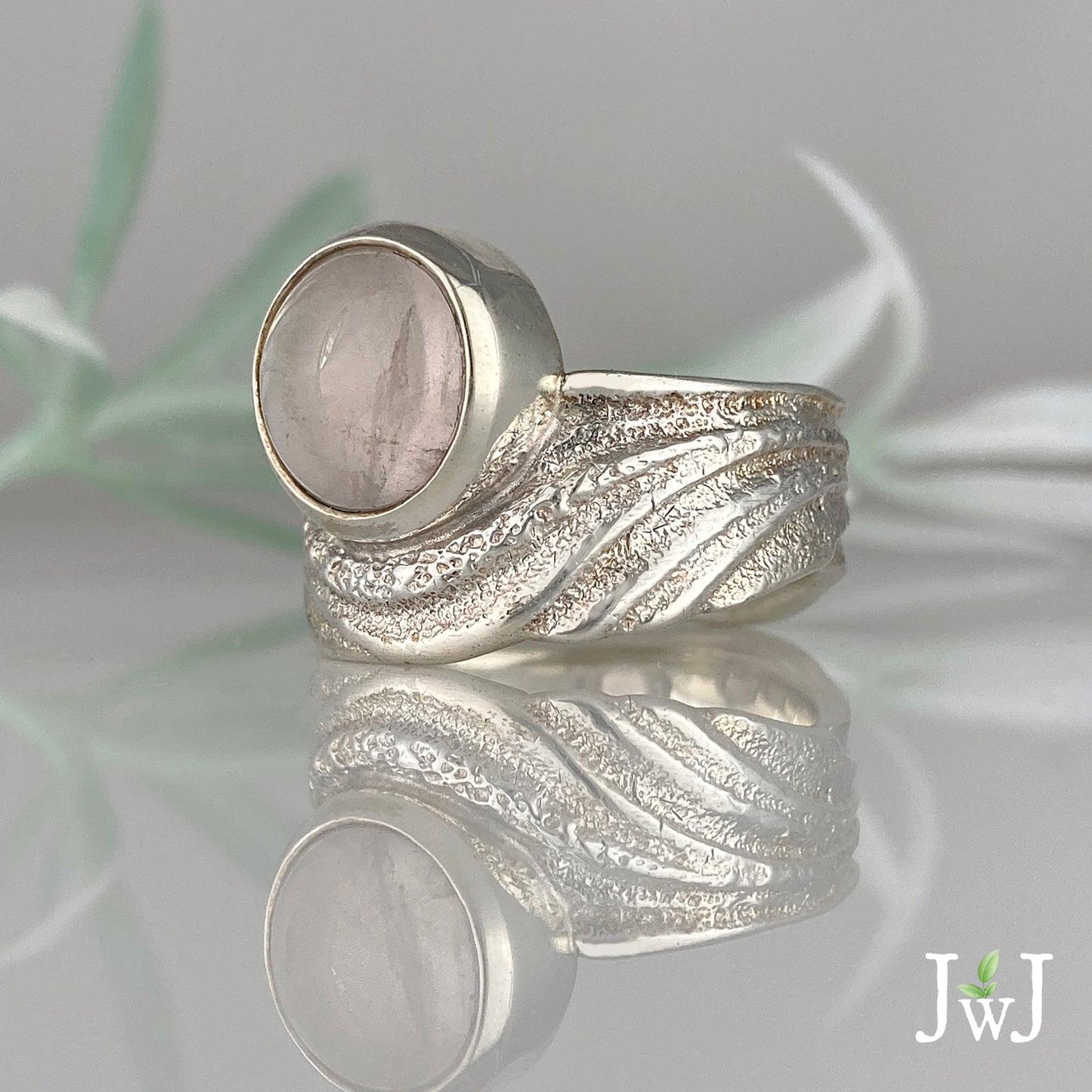 Rose Quartz Ripple Ring