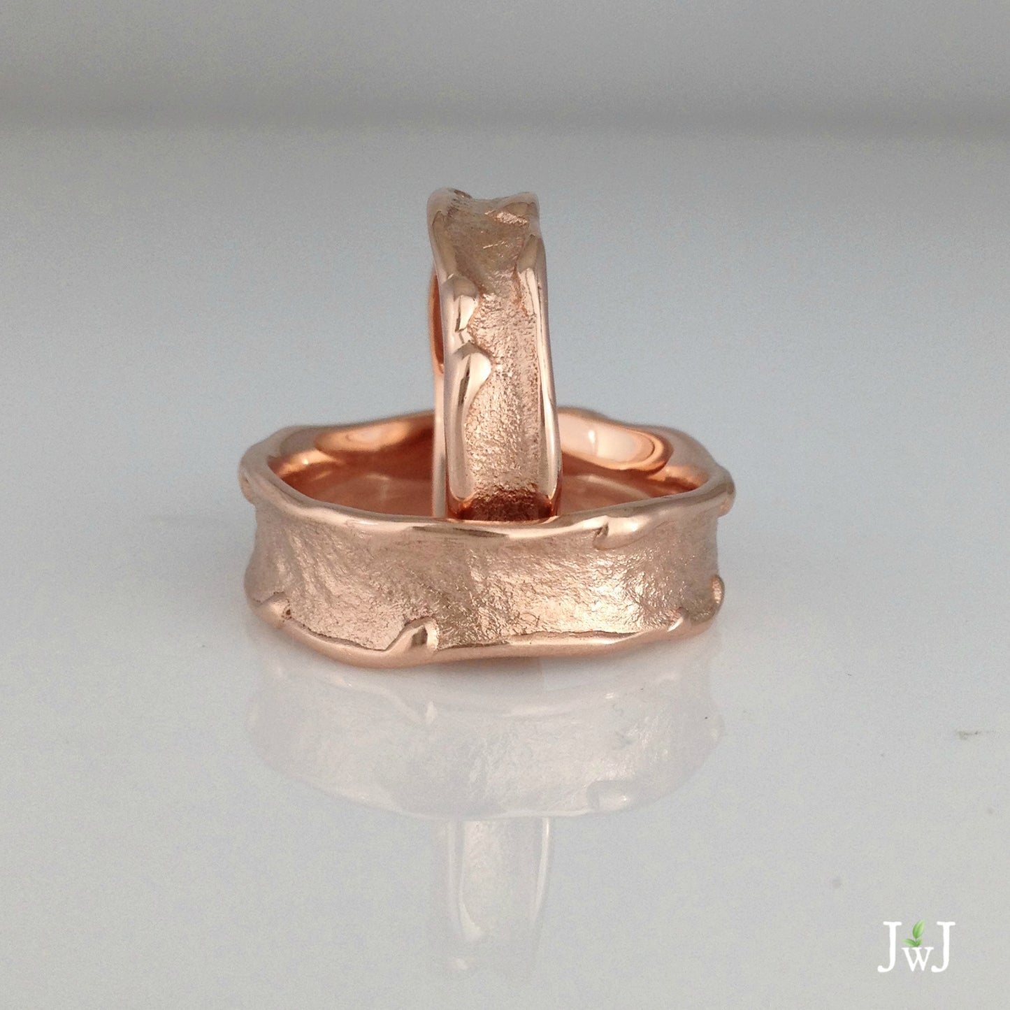 Red Sand Wave Wedding Band